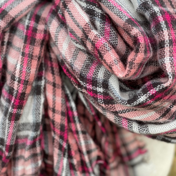 Plaid scarf - Picture 4 of 4